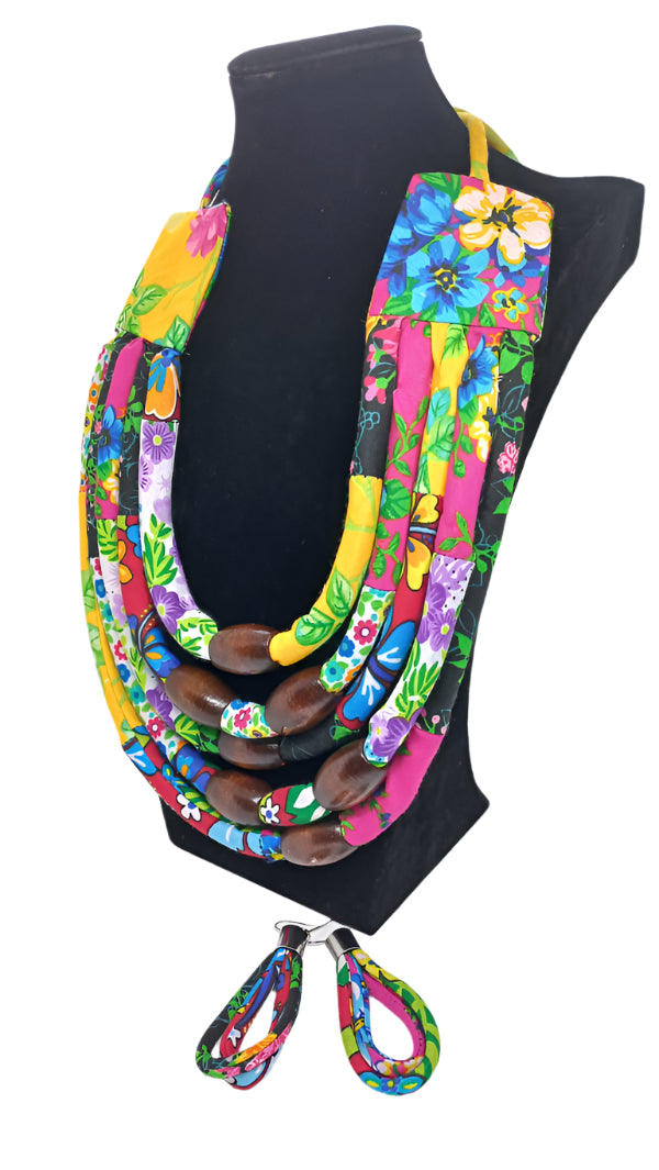 Collar Mikaela