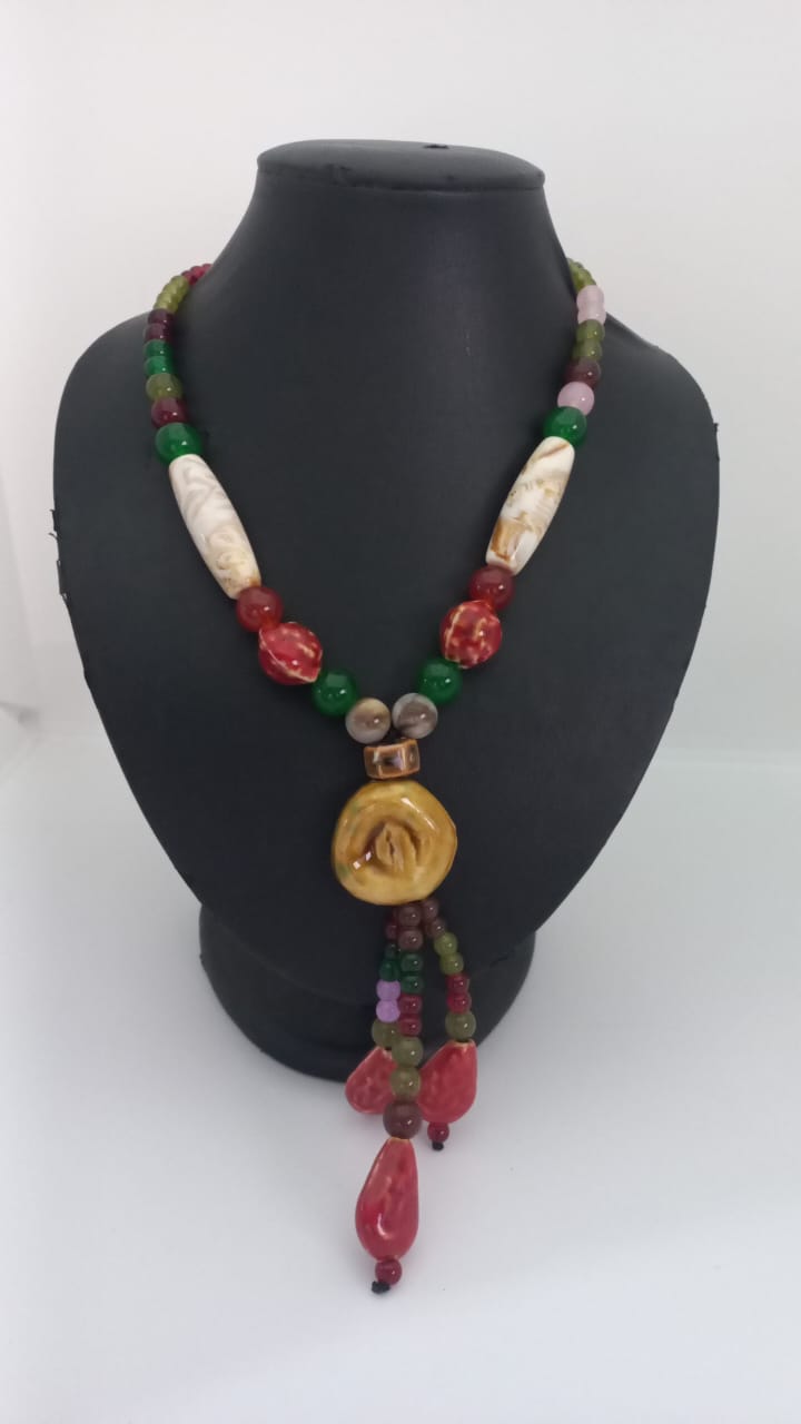Collar Boho Tribal Vintage de Cerámica