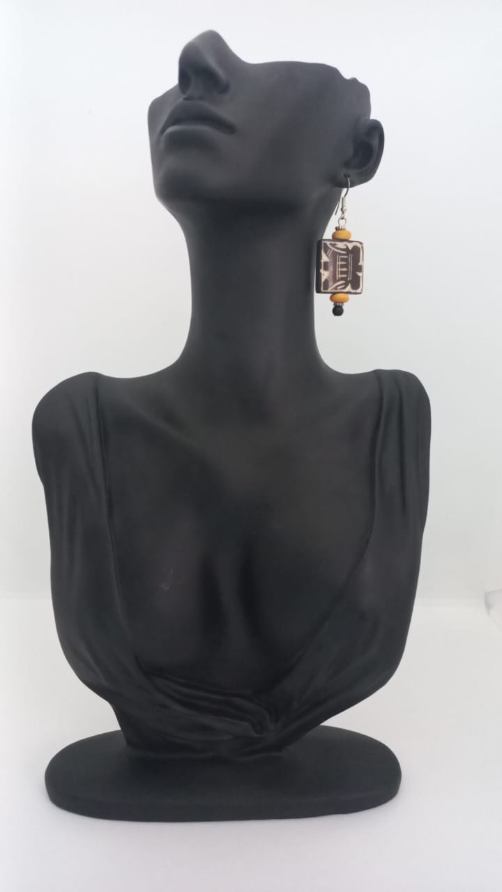 Aretes Cuadrados de Madera