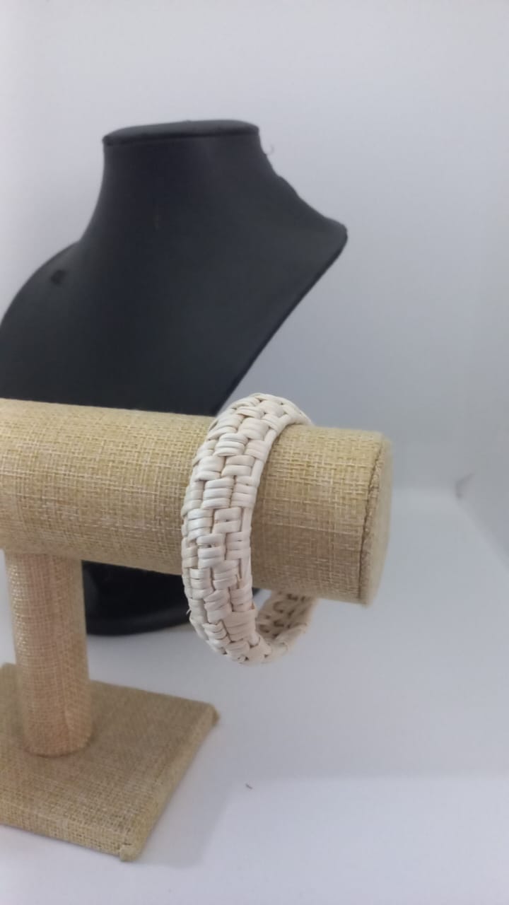 Pulseras Rattan White light